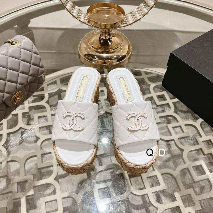 Picture of Chanel Slippers _SKUChanelsz35-40GDT02023219